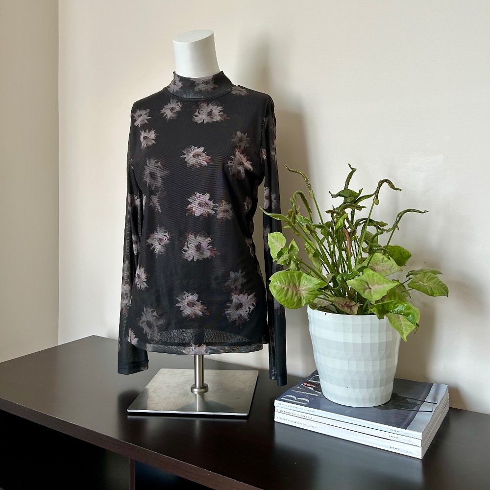 Contemporaine ⎮ Mesh long sleeve tee